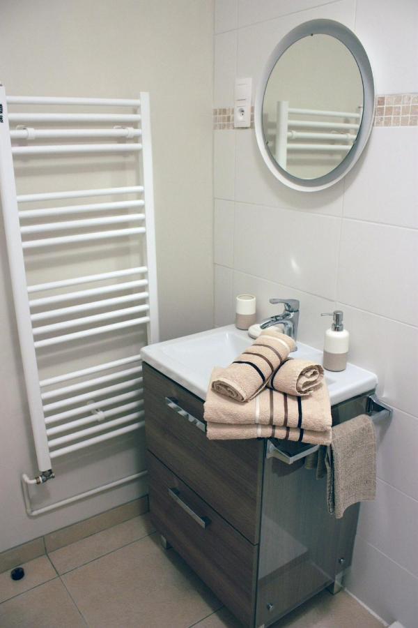 Les Camelias Bed and Breakfast Binic Esterno foto